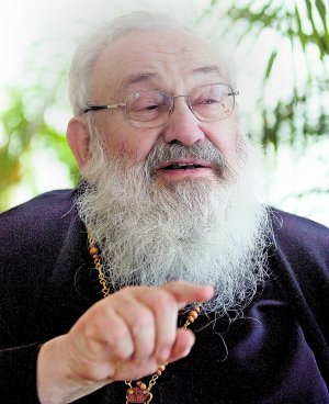 Любомир Гузар помер у столичній лікарні ”Феофанія”. Його поховали у Патріаршому соборі Воскресіння Христового в Києві