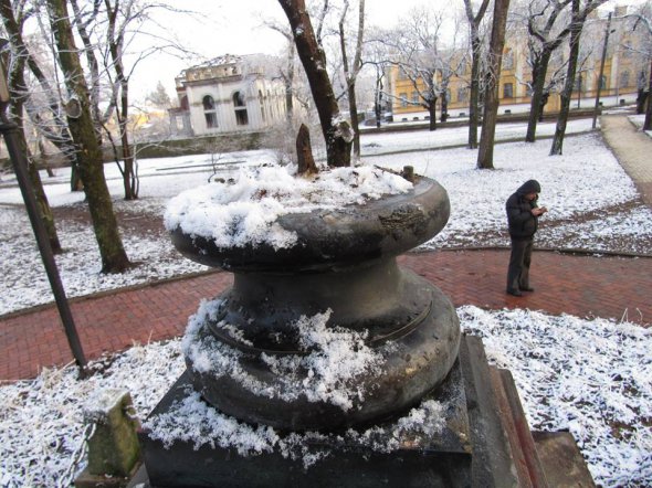 В Чернигове украли еще один памятник.