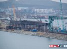 "Смотровая площадка - популярное развлечение" - показали новые фото строительства Керченского моста