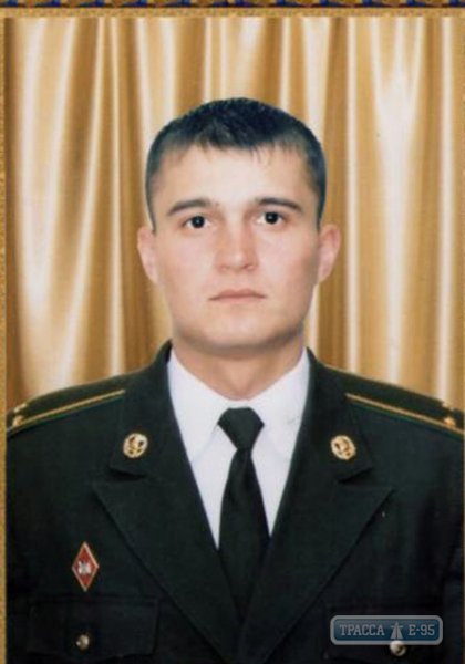 Александр Чепурко служил разведчиком в 28-й отдельной бригаде. Родился он 16 июля 1987 в селе Шершенцы Кодимского района Одесской области.