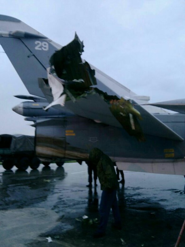 Пошкоджені літаки на російській базі Хмеймім в Сирії
