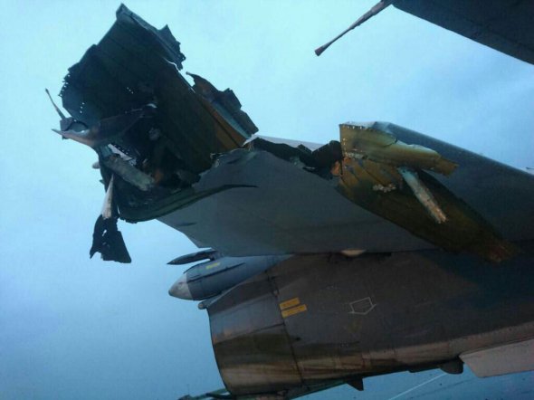 Пошкоджені літаки на російській базі Хмеймім в Сирії