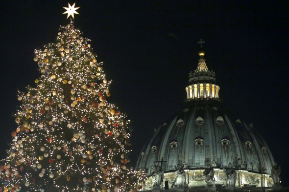 Елка Ватикана вошла в десятку самых красивых елок мира