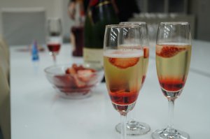 10 праздничных коктейлей из шампанского на Рождество