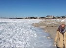 Залив Атлантического океана замерз из-за шторма Грейсон в США