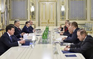 Президент Украины Петр Порошенко провел встречу с представителями Украины в Трехсторонний контактной группе по мирному урегулированию ситуации в Донбассе. Фото: 112