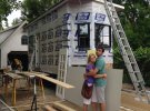 Дом за 3 месяца: пара построила фантастическое жилье