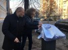 На улице Крещатик в Черкассах поставили мини-копии Общественного банка и художественной школы имени Даниила Нарбута