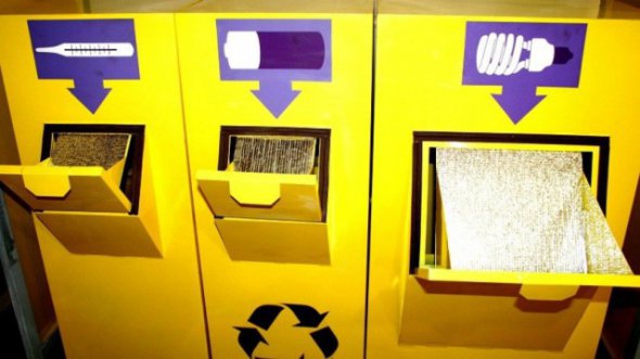 У Києві почнуть встановлювати контейнери для небезпечних відходів - відпрацьованих акумуляторів, ламп, термометрів