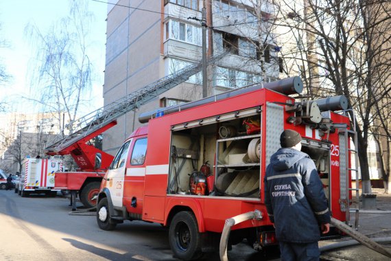 Во время пожара в Киеве спасли 5 детей, 15 человек эвакуированы