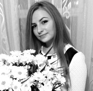 Мар’яна Якимчук навчалася в Тернопільському економічному університеті. 7 січня поїхала в місто Борщів до своєї бабусі. На автобусній зупинці її збила машина