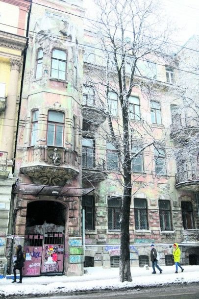 Знаменитый Дом со змеями и каштанами на ул. Большой Житомирской, 32 планируют реставрировать уже этой весной