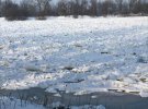 На Київщині замерзла річка Десна. Фото: Канал 24
