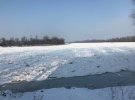 На Киевщине замерзла река Десна. Фото: Канал 24