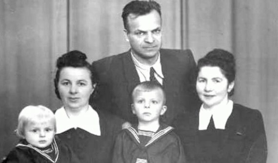 Олекса Гирняк с семьей