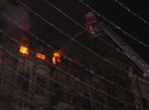На перетині вулиць Богдана Хмельницького та Пушкінської загорілася будівля