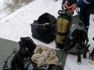 Двоє чоловіків на автомобілі провалилися під лід на річці, один з них загинув
