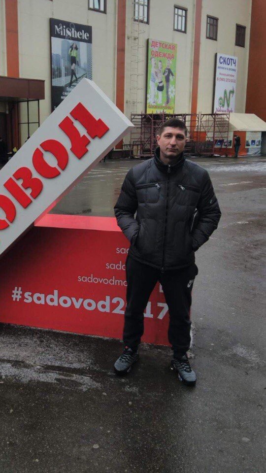 Олександр  Асанов працював   в службі таксі "Улюблене". Зник  на Старий Новий рік