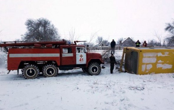 На Дніпропетровщині перевернувся автобус