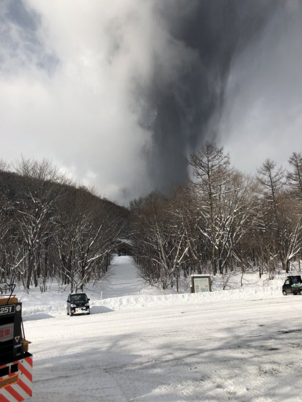 В Японии "проснулся" вулкан Кусацу-Ширан