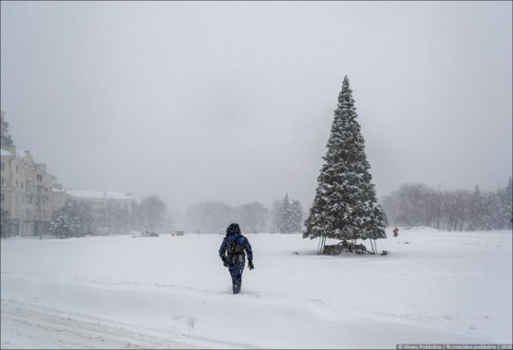 В Краматорську вже добу йде сніг.
