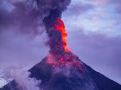 Найактивніший вулкан Філіппін Майон налякав філіппінців викидом лави