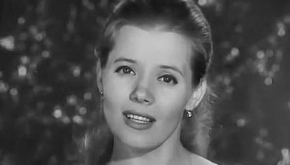 Сенчина получила славу благодаря песне «Золушка», которую она исполнила на «Голубом огоньке» 1970 года