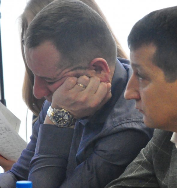 Депутат городского совета Александр Дан указывает в своей декларации четыре часы. Фото: vajr.info