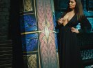 Красуня і труна: дівчата з Дніпра знялися в еротичній фотосесії