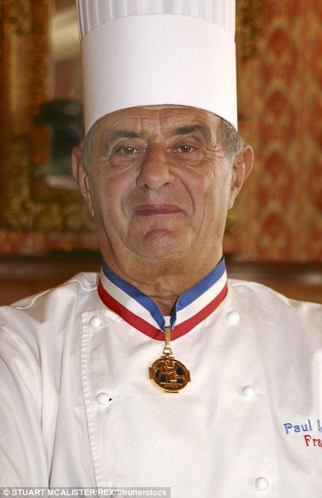 Поль Бокюз помер над рестораном у Коллонж-о-Мон-д'Ор, недалеко від Ліону, який він заснував