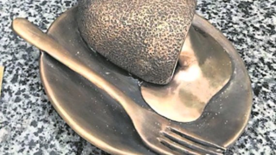 У столиці відкривають мініатюрні скульптури міських "родзинок"