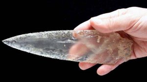 Археологи відшукала зброю, виготовлену з кристалів близько 5 тисяч років тому. Фото: tvzvezda.ru