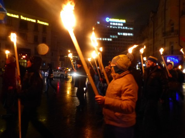 Факельное шествие от ВО "Свобода", посвященной героям Крут