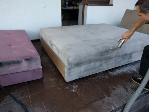 Чистка дивана стоит от 600 грн