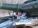 Джон Ющенко овладел специальностью механика-водителя танка.