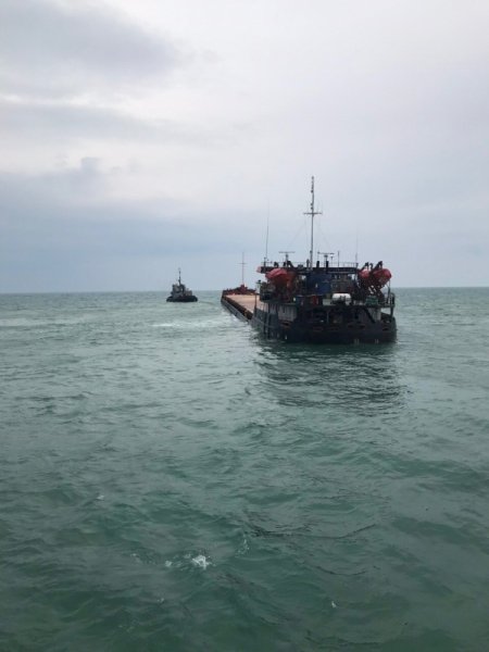 Суховантажник «Берг» тоне в районі Феодосійської бухти.  На борту 47,7 тонни дизпалива та моторного масла.
