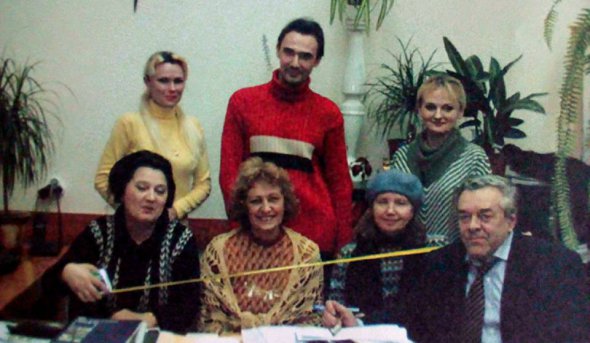 Олег Граужис зі співробітниками