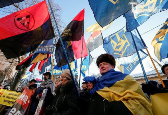У Києві під посольством Польщі мітінгували проти "антибандерівського" закону