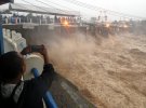 Мощные дожди на Яве вызвали катастрофические паводки и оползней.