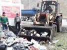 Коммунальщики вывезли из лесополосы 15 грузовиков мусора
