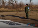 Представники гуманітарного проекту ЗСУ "Евакуація 200" передали представникам терористів ЛНР останки двох ополченців, які загинули в 2014 році в районі Станиці Луганської. 