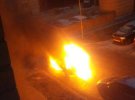 В Киеве на ул. Никольско-Слободской, 2 во дворе сгорел автомобиль