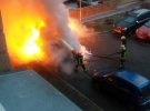 В Киеве на ул. Никольско-Слободской, 2 во дворе сгорел автомобиль