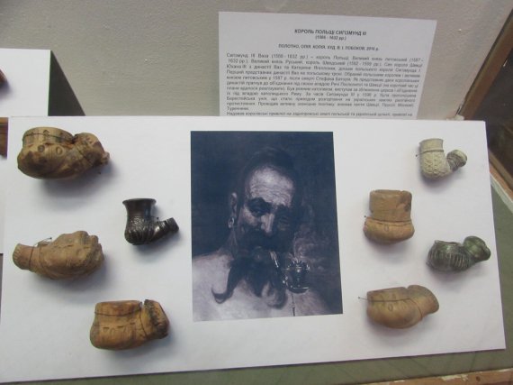 Глиняные части казацких трубок стали экспонировать в музее в Полтаве