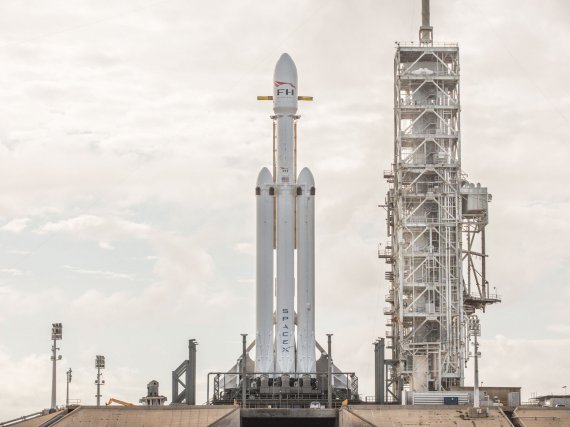 Ракета-носій Falcon Heavy.