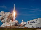 Запуск центрального ускорителя ракеты Falcon Heavy