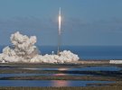 Запуск центрального прискорювача ракети Falcon Heavy