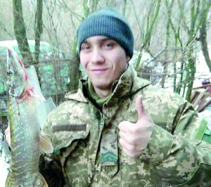 Олександр Рибальченко родом із села Коржове Сватівського району на Луганщині. Служив розвідником у 93-й бригаді Збройних сил
