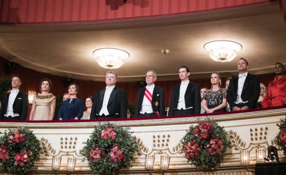 В Венской опере звучит гимн Австрии