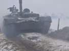 Украинские десантники прошли обучение с упражнением «обкатка танком».